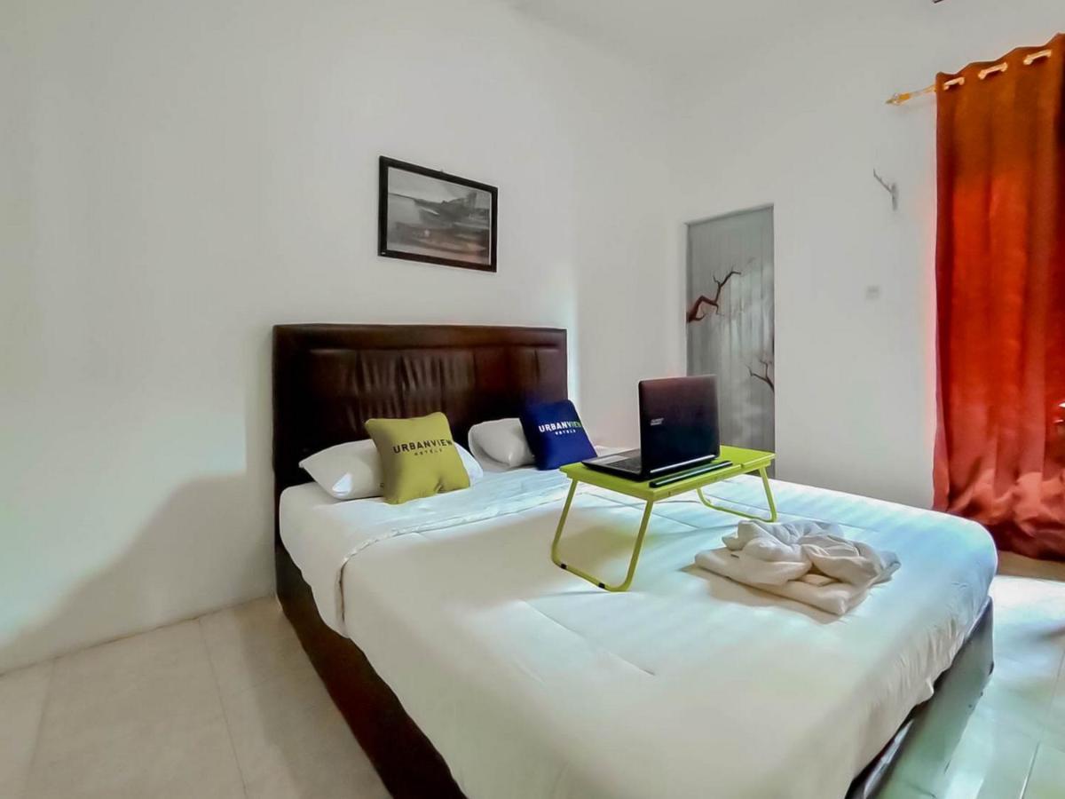Urbanview Hotel Bagoes Sintang By Reddoorz المظهر الخارجي الصورة