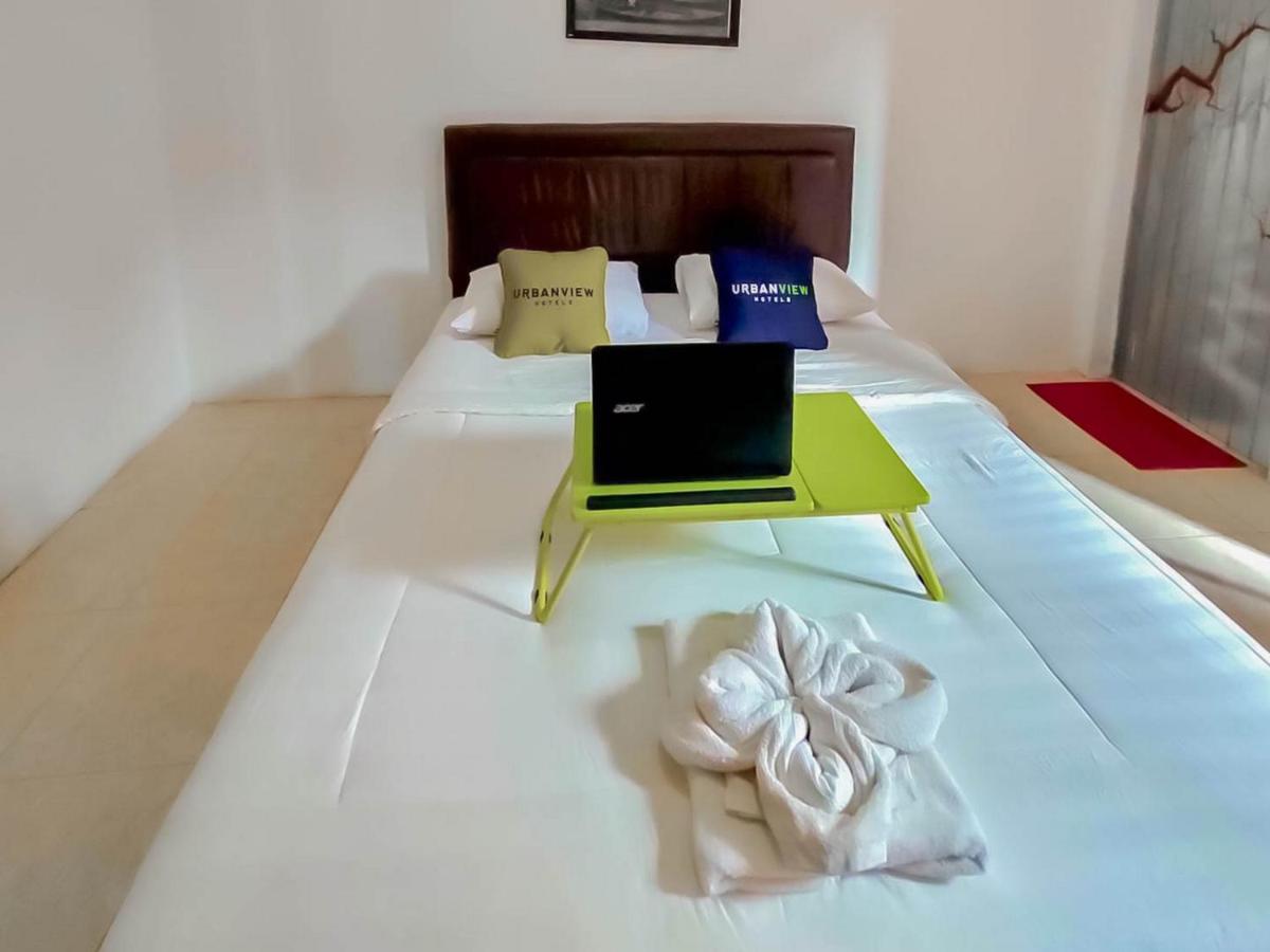 Urbanview Hotel Bagoes Sintang By Reddoorz المظهر الخارجي الصورة