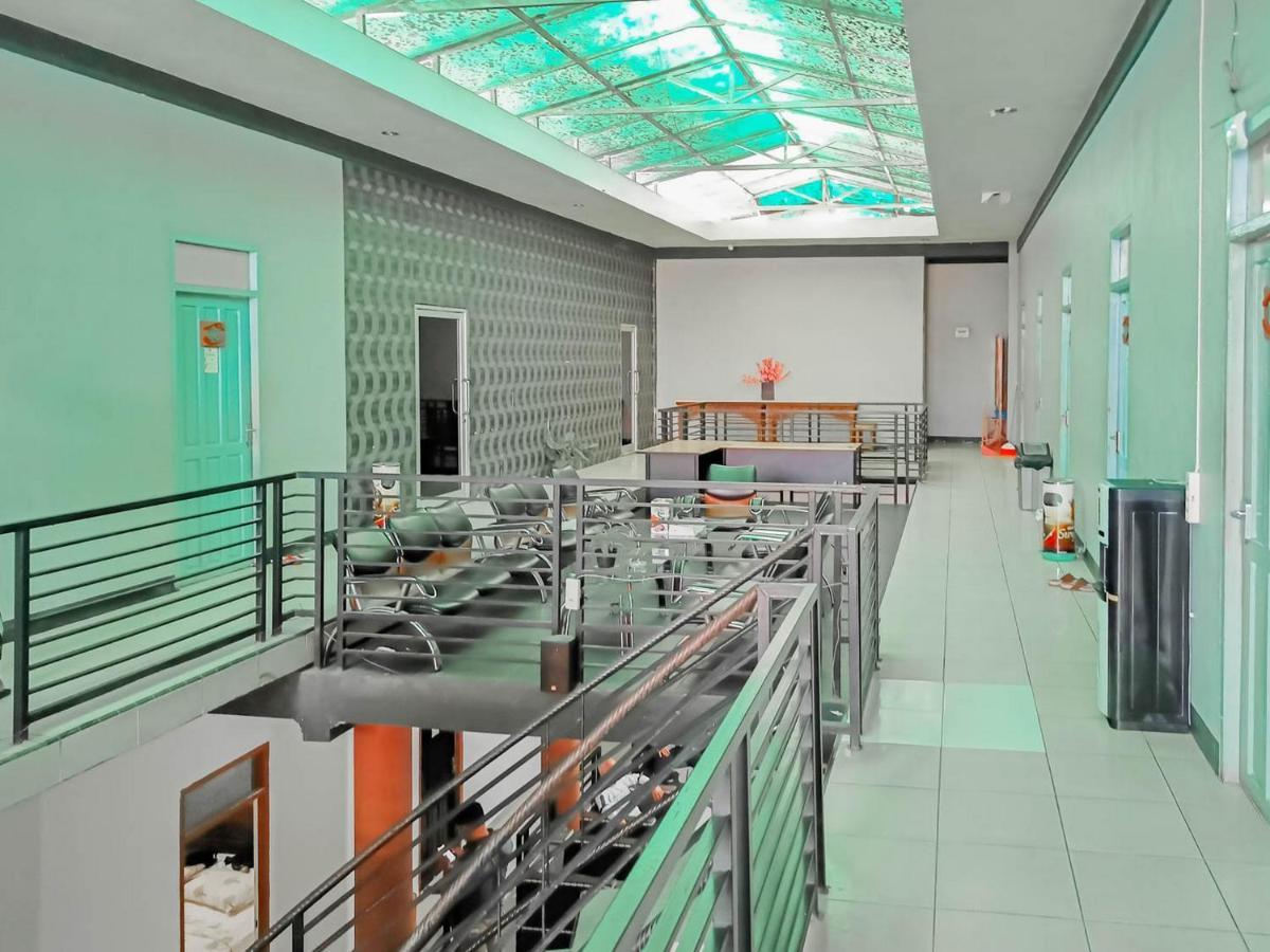 Urbanview Hotel Bagoes Sintang By Reddoorz المظهر الخارجي الصورة