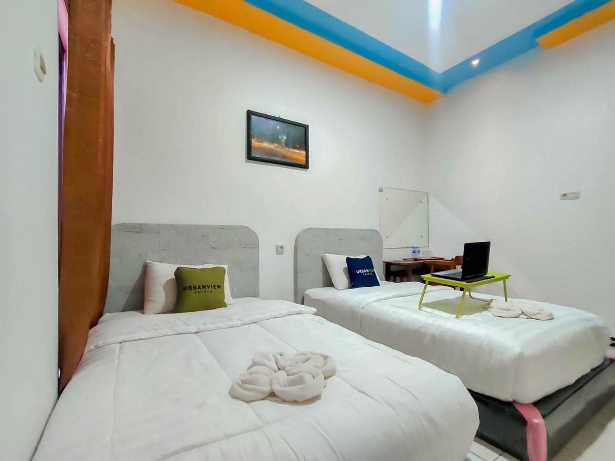 Urbanview Hotel Bagoes Sintang By Reddoorz المظهر الخارجي الصورة