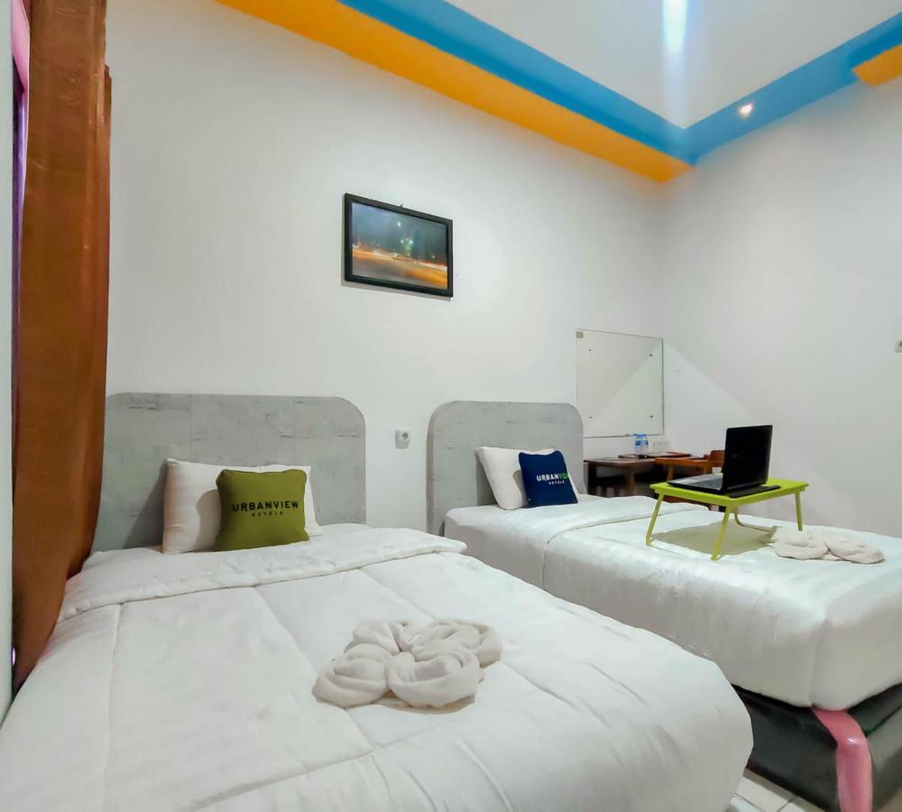 Urbanview Hotel Bagoes Sintang By Reddoorz المظهر الخارجي الصورة