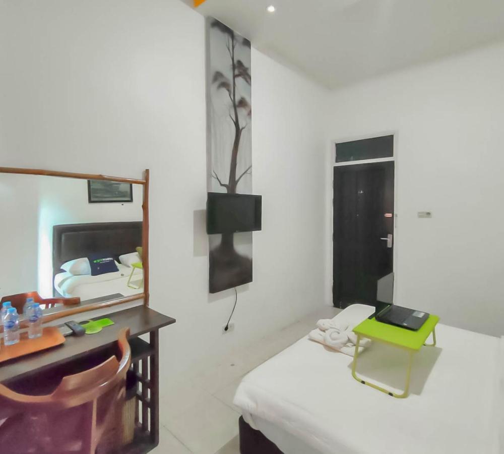 Urbanview Hotel Bagoes Sintang By Reddoorz المظهر الخارجي الصورة